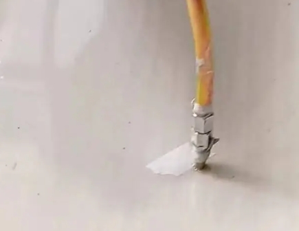 麦积瓷砖空鼓维修公司专业解答在瓷砖铺贴过程中，如果使用的砂料过粗（如全部使用了粗砂），可能会导致以下问题